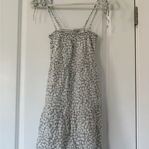 Abercrombie & Fitch Blue and White Floral Dress - NWT